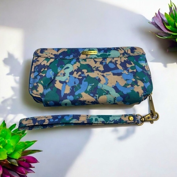 Travelon Handbags - Travelon~Wristlet\ Wallet, Floral Geometric Blues & Tan, Excellent Condition!